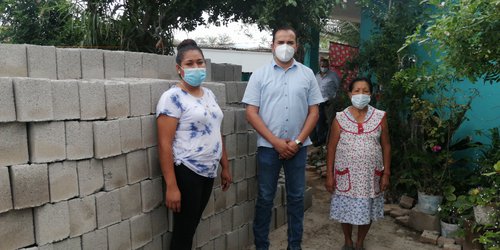 Municipio de Rioverde ayuda a familia que se le derrumbó su casa por las lluvias
