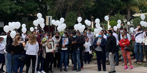 Familiares y amigos dieron el último adiós a Alejandra