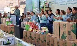 Entrega de Apoyos Alimentarios e Inauguración de camino en Guadalcázar