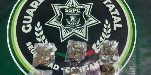 Detienen a dos personas en plaza de San Marcos por posesión de droga