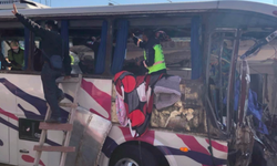 Autobús se impacta contra vivienda en Edomex; reportan al menos 50 lesionados y 19 fallecidos