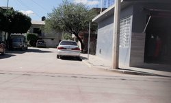 Abandonan automóvil en privada de Morelos CdFdz
