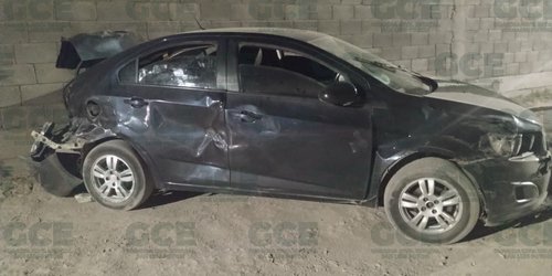 Frustran asalto policías: Malhechores en huida chocan y huyen