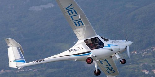 Primer avión eléctrico certificado emprende el vuelo