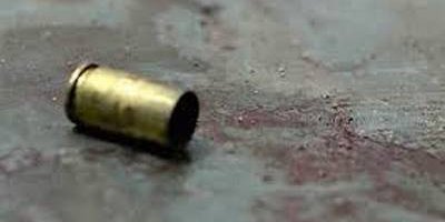 Balean a motociclista en calle Centenario