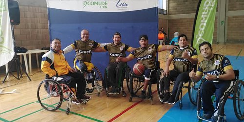 Los Indestructibles Santos de San Luis participan en la Liga Regional de Baloncesto sobre Silla de Ruedas