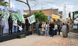 Ricardo Gallardo inicia construcción de avenida en Villa de Pozos