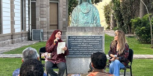 Versos en el jardín: micrófono abierto para poetas en el cossío