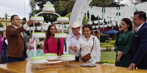 Bodas colectivas gratis en la plaza San Antonio