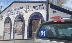 Grupo armado asalta a familia estadounidense en carretera de Sonora