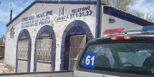 Grupo armado asalta a familia estadounidense en carretera de Sonora