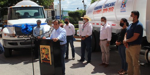 Atenderán desabasto de agua en comunidades con dos nuevos camiones cisternas