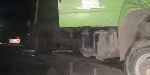 Sin daños, camión de Servicio de Limpia accidentado en vado de Llanitos