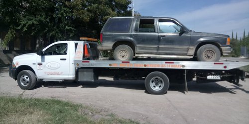 Detienen a sujeto con vehículo robado y mariguana