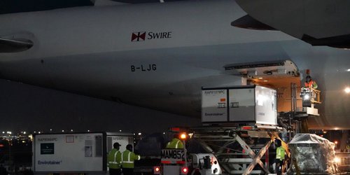 Llega cargamento de 500 mil vacunas de Sinovac a México