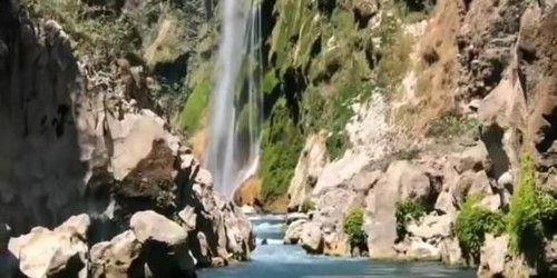 Con poca, pero seguirá caída de agua cascada del Tamul