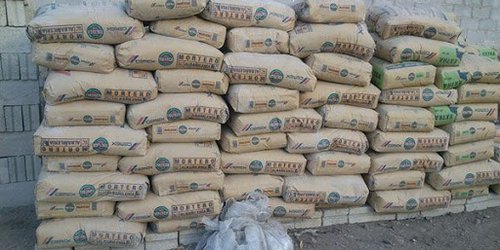 Policías estatales aseguran tracto camión robado con 32 toneladas de cemento