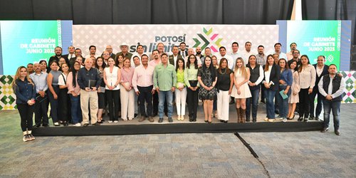 Ricardo Gallardo anuncia 110 mil chips más de internet gratuito para estudiantes