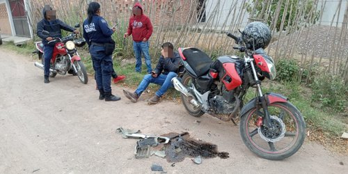 Un herido en choque de moto y camioneta en El Refugio