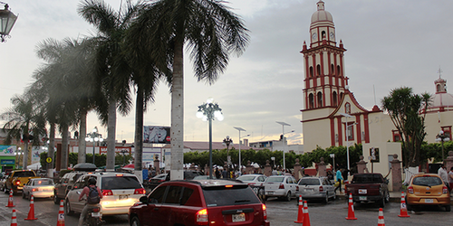 Comerciantes esperanzados a llegada de "paisanos" ante bajas ventas