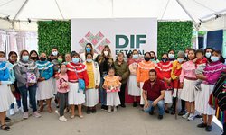 Celebró DIF Estatal Día de Reyes con comunidad Otomí en la capital potosina