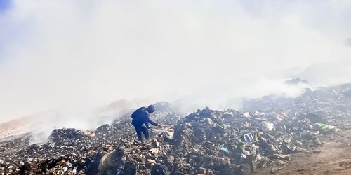 Se controla incendio en tiradero de Villa de Reyes