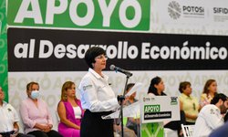 Gobierno estatal acerca créditos del SIFIDE a Villa Juárez