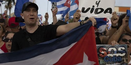 Cuba tipifica como delito la difusión de noticias falsas en internet