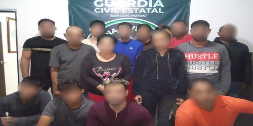 Guardia Civil Estatal rescata a 14 cubanos en la Zona Huasteca