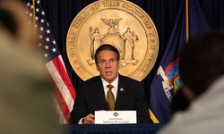 Renuncia Andrew Cuomo, gobernador de Nueva York, tras acusaciones de acoso