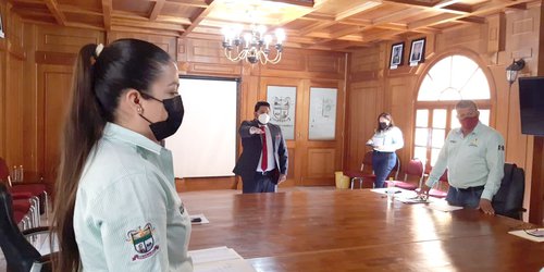 Con descontento de regidores, retoma funciones el Oficial Mayor de CDFDZ