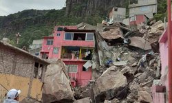 El Cerro del Chiquihuite se desgaja en Tlalnepantla y sepulta viviendas