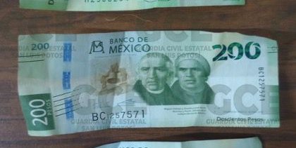 Detienen a mujer adolescente por robo de 600 pesos