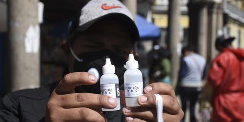 Niño muere por tomar dióxido de cloro que le dieron sus padres