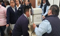 Dona Ayuntamiento lentes a 340 estudiantes de Ciudad Fernández