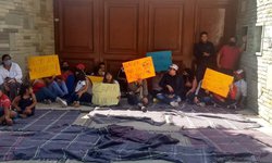 Protestan dueños de antros contra director de Gobernación