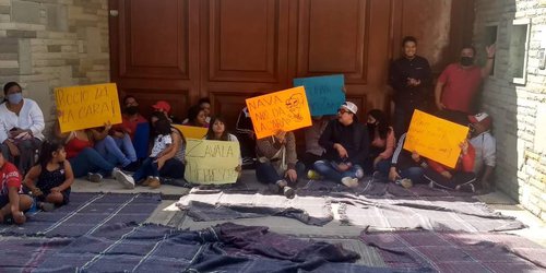 Protestan dueños de antros contra director de Gobernación