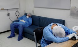 Renuncian enfermeras del Sector Salud por estrés y agotamiento