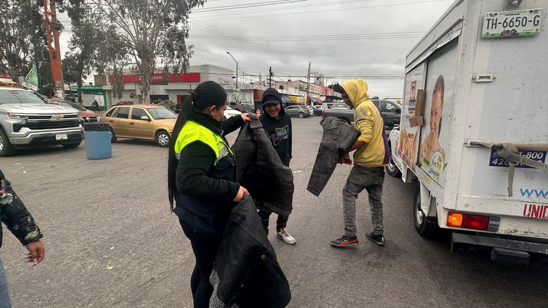 entrega_de_ropa_abrigable_mirioverde.jpeg