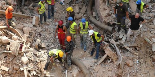 Detectan señales de vida bajo escombros a más de 30 días de la explosión en Beirut