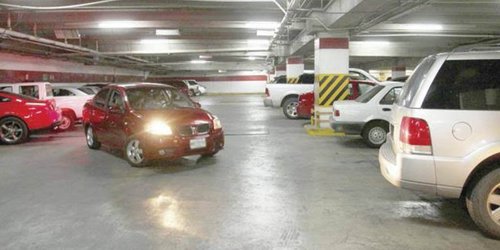 Impulsan iniciativa para que estacionamientos públicos y privados, contraten seguros para cubrir daños de automóviles