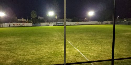 Iluminan al Estadio Ébano y reactivan juegos nocturnos