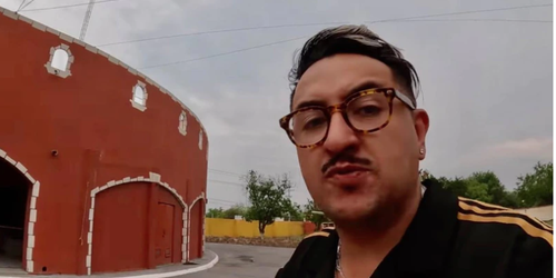 Youtuber que grabó las cisternas del motel donde fue encontrado el cuerpo de Debanhi, huye de México