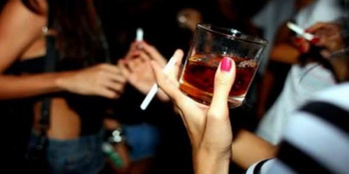 Vecinos denuncian fiestas clandestinas en Llanitos