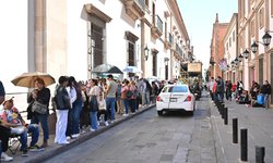 Fans de Luis Miguel llenaron de emoción el Palacio de Gobierno