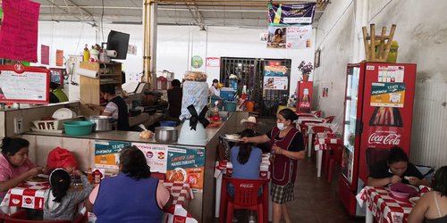 Baja consumo de menudo y otros platillos en fondas del mercado