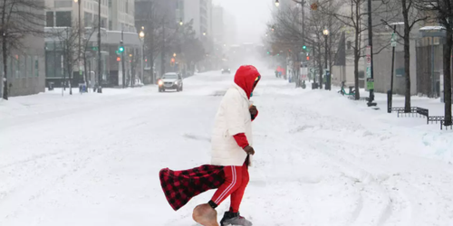 Tormenta Fern en EE. UU: al menos 18 muertos, cortes masivos de energía y miles de vuelos cancelados.