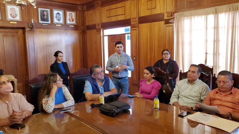 funcionario_de_salud.jpeg