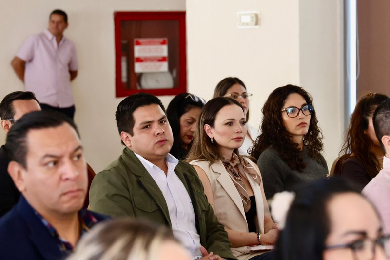 funcionarios_estatales_en_reunion_mirioverde.jpeg