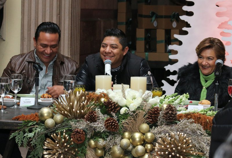 gallardo_con_diputados.jpeg